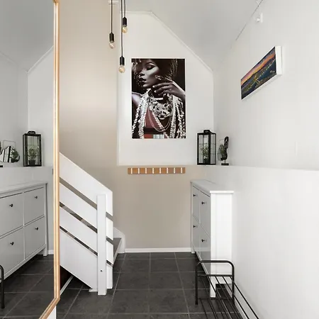 Arctic Homes - The Town House Апартаменты *