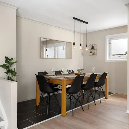 Arctic Homes - The Town House *